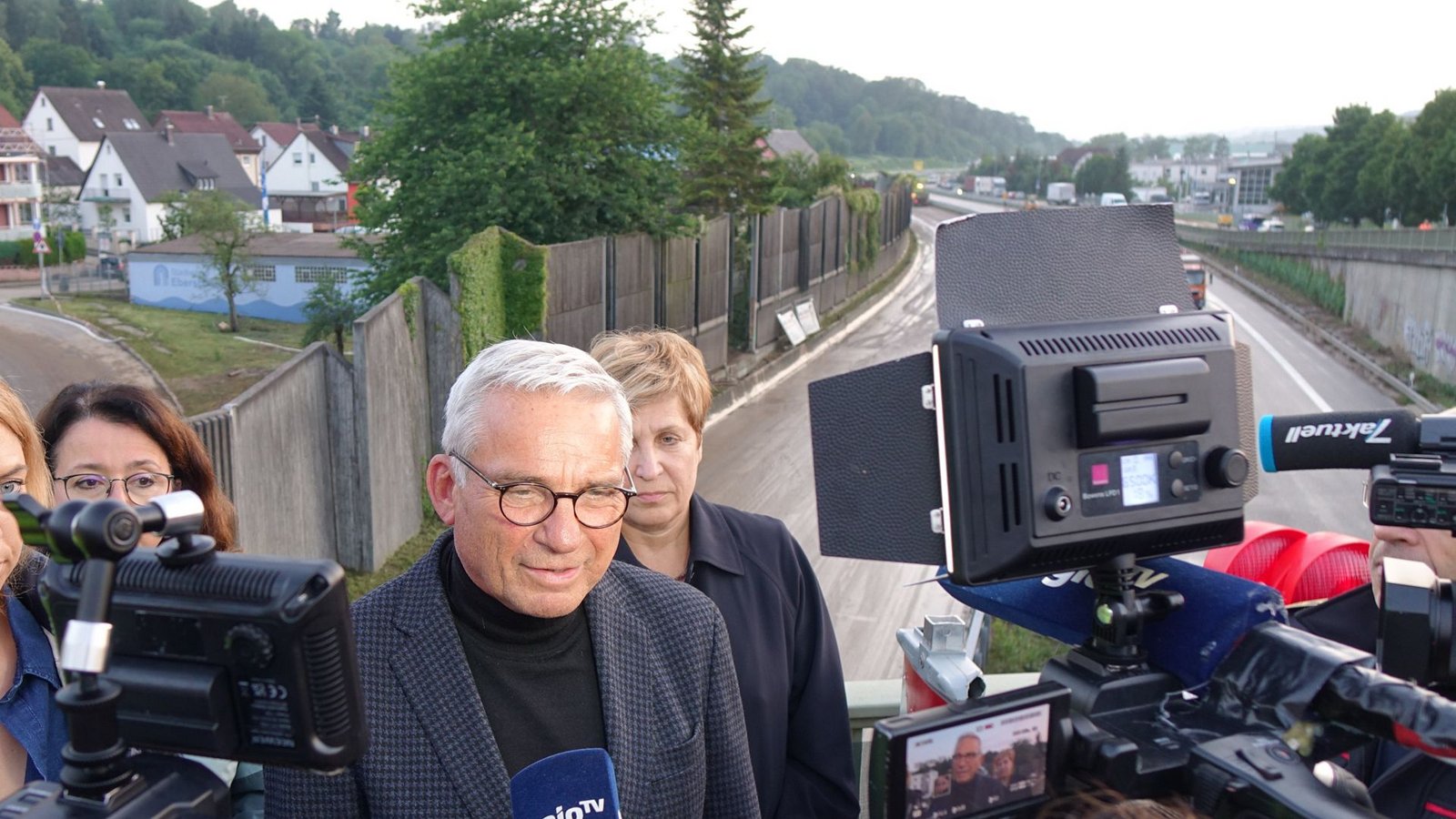 Innenminister Thomas Strobl (CDU) machte sich im Juni ein Bild von der Lage in Ebersbach an der Fils.Foto: dpa/Lion Metzger Innenminister Thomas Strobl (CDU) machte sich im Juni ein Bild von der Lage in Ebersbach an der Fils.Foto: dpa/Lion Metzger