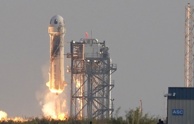 Katy Perry hebt mit Blue Origin ins All ab. Wann startet die Rakete? Wo kann man den Flug im Livestream sehen? Alle Infos zur Uhrzeit und Übertragung.<span class='image-autor'>Foto: AP</span>