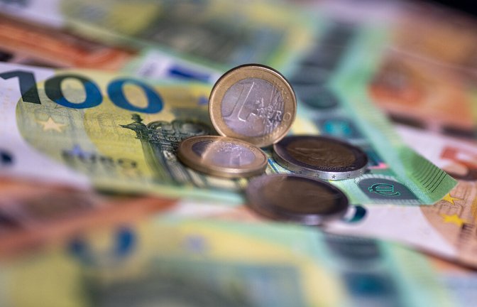 Baden-Württemberg kann mit 1,5 Milliarden Euro mehr Steuereinnahmen rechnen als erwartet.<span class='image-autor'>Foto: dpa</span>