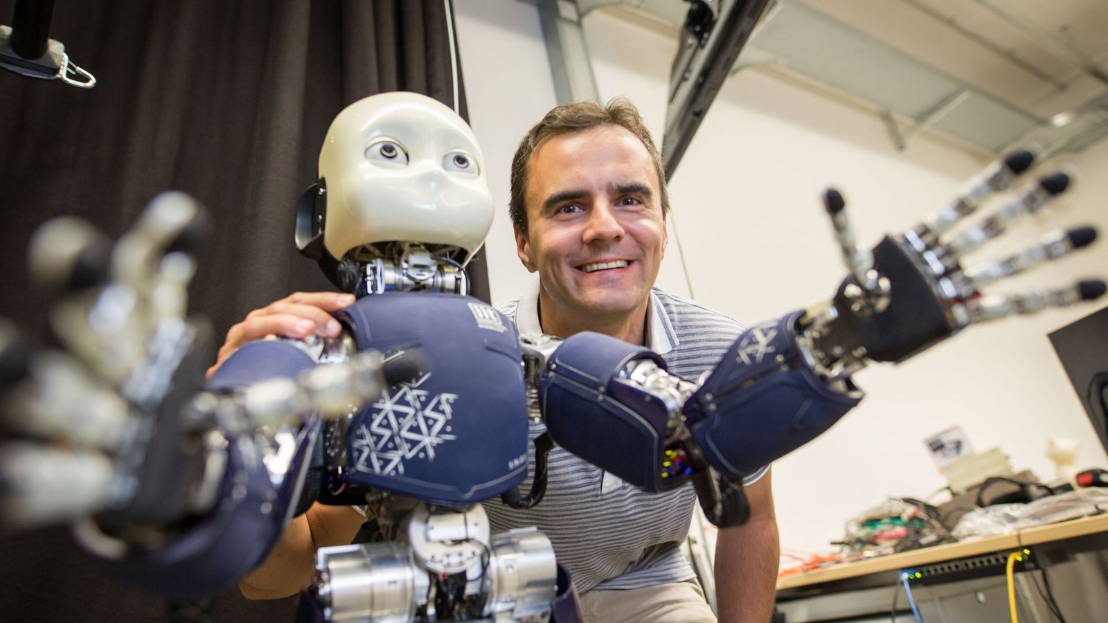 Mensch und Roboter – ein gutes Team?Foto: dpa/Frank Rumpenhorst