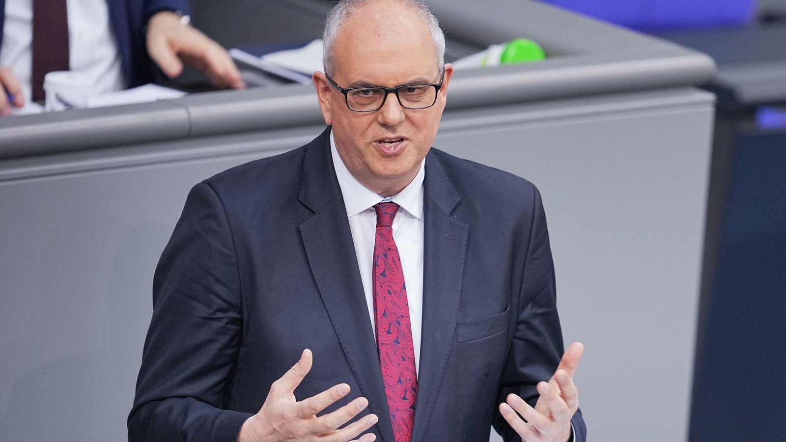 Bremens Bürgermeister Andreas Bovenschulte (SPD). Bremen kündigt ein "Nein" zum Steuerentlastungsgesetz an.Foto: Michael Kappeler/dpa