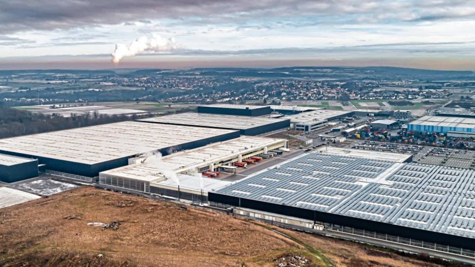 Porsche will sich im Gewerbegebiet Eichwald erweitern. Die zulässige Gebäudehöhe bot Raum für Diskussionen. Foto: Pangerl Porsche will sich im Gewerbegebiet Eichwald erweitern. Die zulässige Gebäudehöhe bot Raum für Diskussionen. Foto: Pangerl