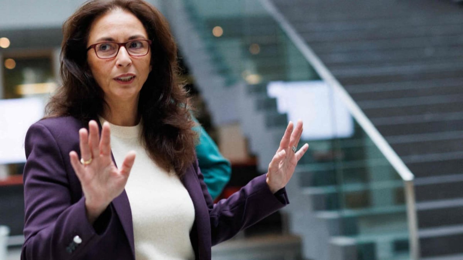 Sie lehnt weitere Erhöhungen des Renteneinstiegsalters ab: DGB-Chefin Yasmin Fahimi.Carsten Koall/dpa Sie lehnt weitere Erhöhungen des Renteneinstiegsalters ab: DGB-Chefin Yasmin Fahimi.Carsten Koall/dpa