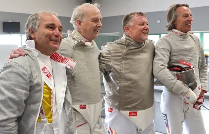 Thomas Maier, Olaf Ziebell, Udo Ziegler und Helge Ulrich (von links) freuen sich über den Sieg gegen Großbritannien.<span class='image-autor'>oh</span>