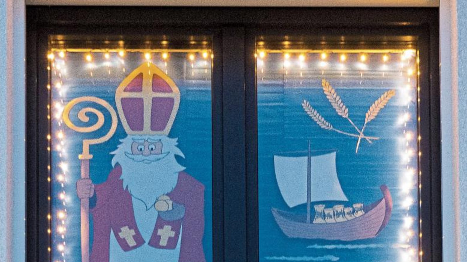 Das Nussdorfer Adventsfenster von Björn Maetzing.
