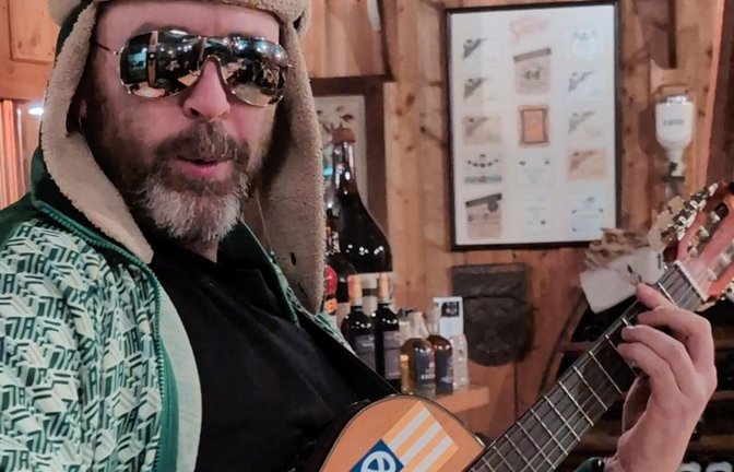 Gibt schwäbische Lieder zum Besten: MC Bruddaal.  Foto: p