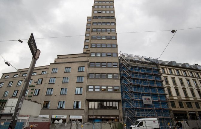Der Tagblattturm in der Eberhardstraße muss grundlegend saniert werden. Aber zuerst müssen die städtischen Mitarbeiter und gewerblichen Mieter ausziehen.<span class='image-autor'>Lichtgut/Leif Piechowski</span>