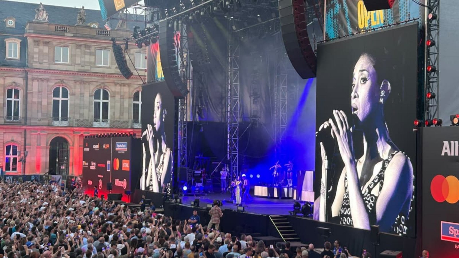 Moby und seine beeindruckenden Sängerinnen bei den Jazz Open.Kriebernig Moby und seine beeindruckenden Sängerinnen bei den Jazz Open.Kriebernig