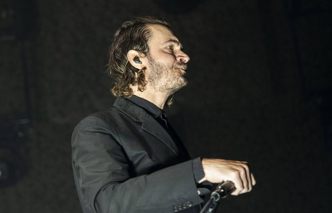 Tom Smith, hier bei einem Konzert in London 2024<span class='image-autor'>Foto: IMAGO/NurPhoto</span>