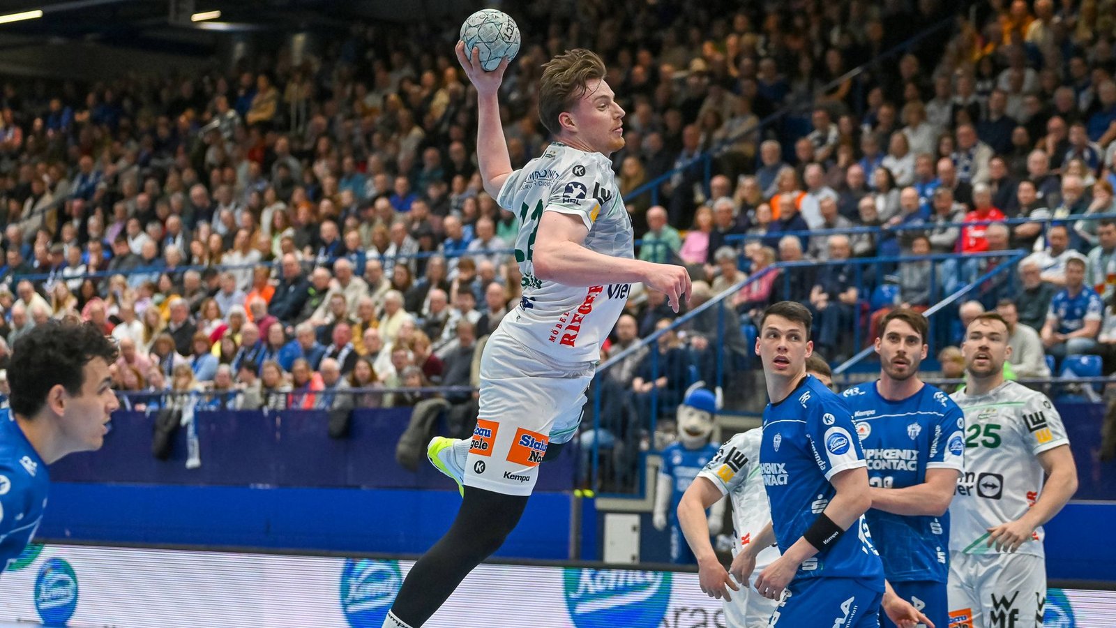 Übernahm viel Verantwortung: Frisch-Auf-Rückrauspieler Erik Persson.Foto: IMAGO/Eibner