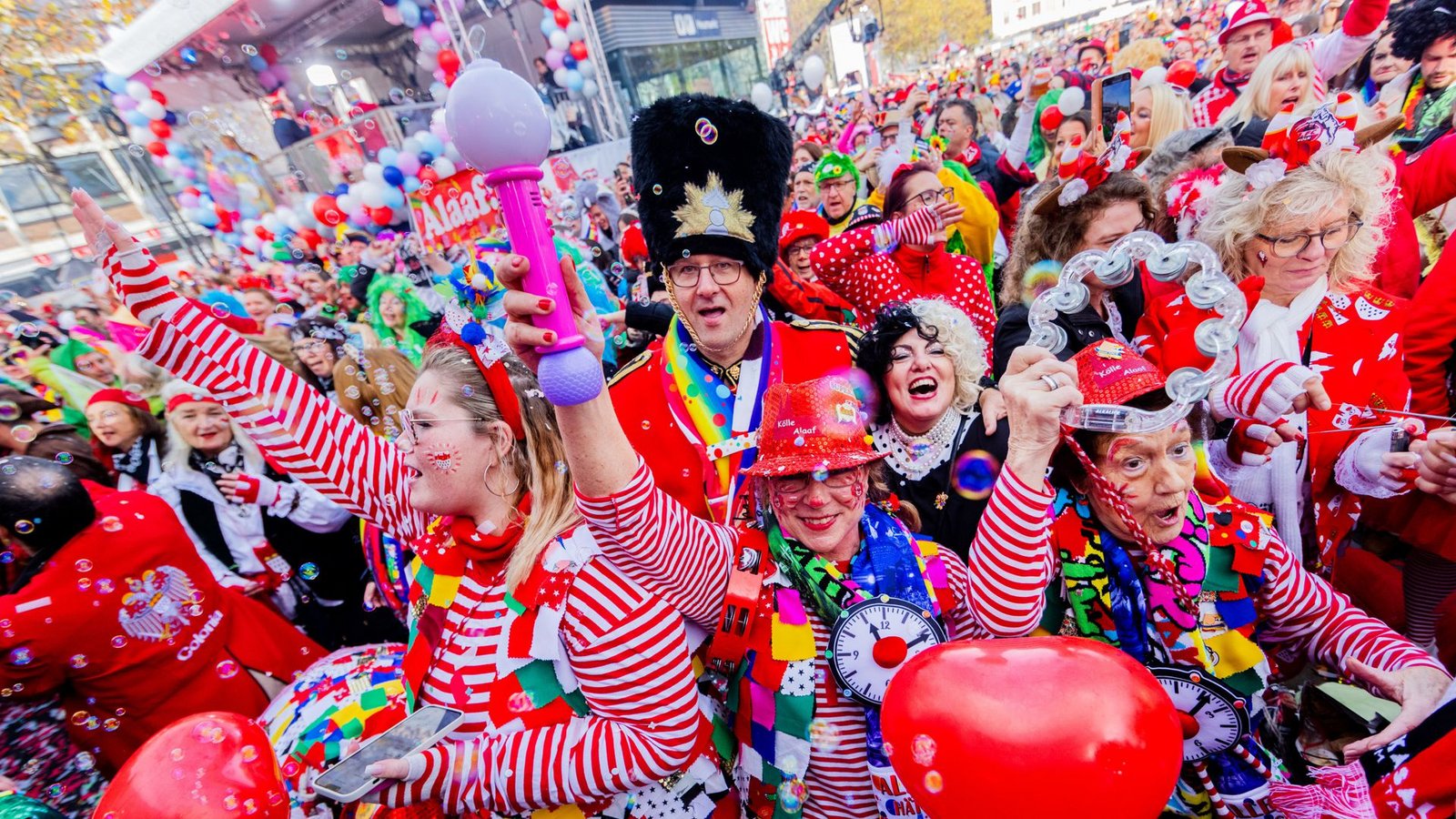 Am 20. Februar ist Rosenmontag – und damit kommen viele Möglichkeiten für tolle Kostüme.Foto: dpa/Rolf Vennenbernd Am 20. Februar ist Rosenmontag – und damit kommen viele Möglichkeiten für tolle Kostüme.Foto: dpa/Rolf Vennenbernd