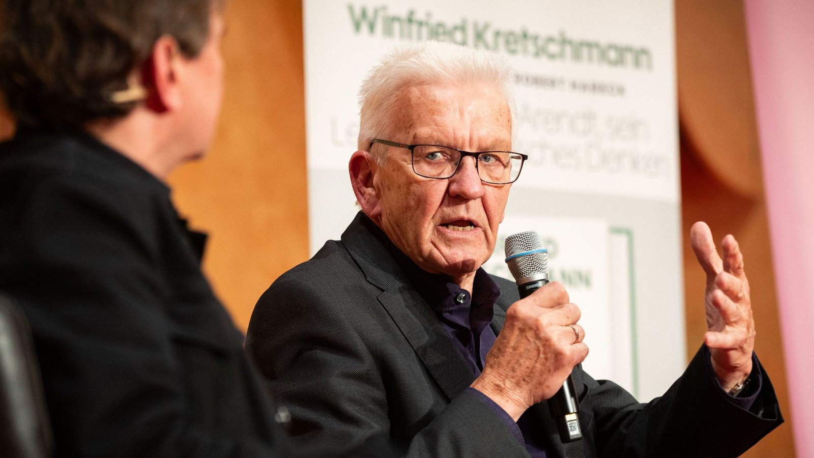 Autor und Beschriebener zugleich: Winfried KretschmannFoto: Julian Rettig Autor und Beschriebener zugleich: Winfried KretschmannFoto: Julian Rettig