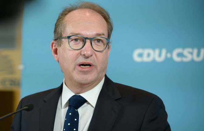Bundesinnenminister Dobrindt stellt heute die neuen Zahlen zur politisch motivierten Kriminalität vor.<span class='image-autor'>Foto: photocosmos1/ Shutterstock</span>