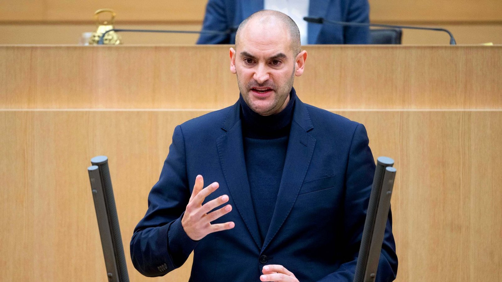 Landesfinanzminister Danyal Bayaz (Grüne) hält ein Umdenken in der Finanzpolitik für unabdinglich.Foto: dpa/Marijan Murat Landesfinanzminister Danyal Bayaz (Grüne) hält ein Umdenken in der Finanzpolitik für unabdinglich.Foto: dpa/Marijan Murat