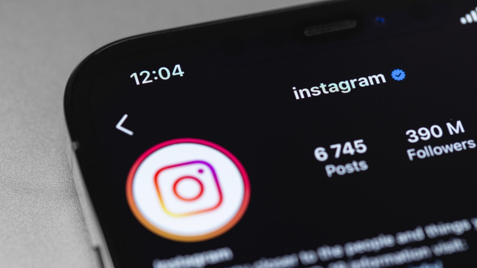Instagram hat bei der Vergabe der bekannten blauen Haken einige Kriterien.Foto: Primakov / shutterstock.com Instagram hat bei der Vergabe der bekannten blauen Haken einige Kriterien.Foto: Primakov / shutterstock.com