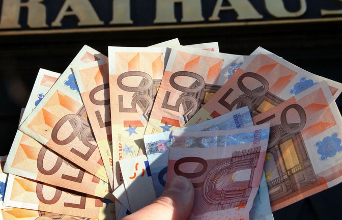 Länder mit hochverschuldeten Kommunen sollen Geld vom Bund bekommen. (Illustration)<span class='image-autor'>Foto: Jens Büttner/dpa-Zentralbild/dpa</span>