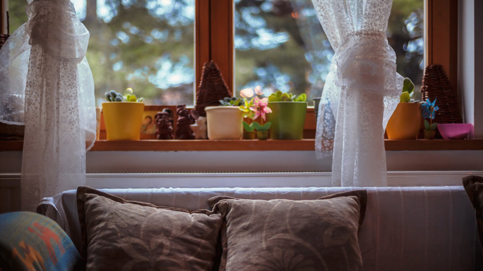 Steht diese Couch zu nah an der Heizung?Foto: krsmanovic / shutterstock.com