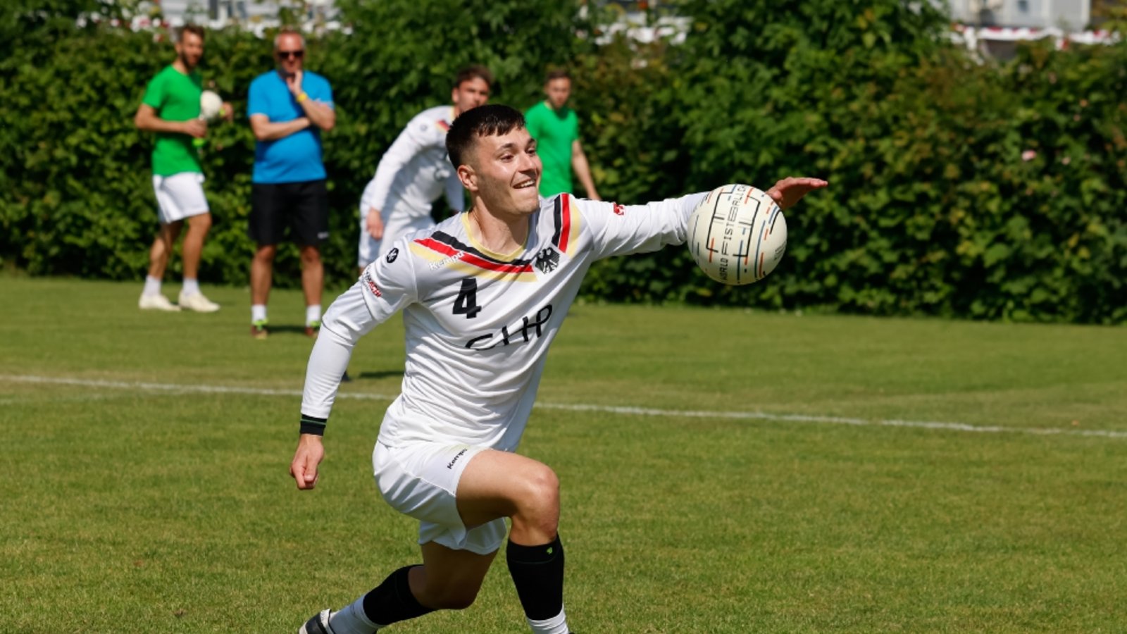 Johannes Jungclaussen hat eine besondere Beziehung zu Namibia. Foto: DFBL