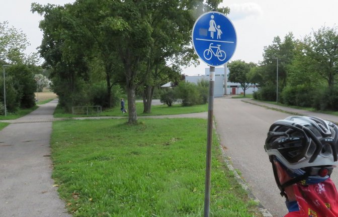 Wenige Meter vor der Halle in Kleinglattbach ist der Start für die Radfahrer. <span class='image-autor'>Foto: Arning</span>