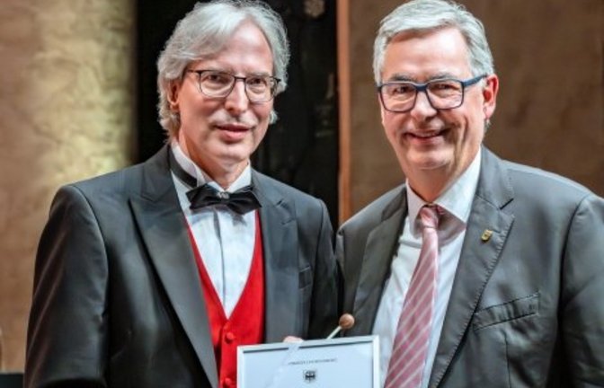 Kreisjugendorchester Ludwigsburg Dirigent  Kreismusikdirektor Roland Haug (links) Landrat Dietmar Allgaier Musik Blasmusik Foto:Landratsamt