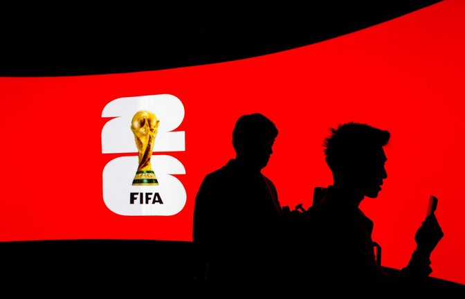 Die WM sorgt vor dem Start auch wegen immenser Preise für Diskussionen. (Archivbild)<span class='image-autor'>Foto: DARRYL DYCK/The Canadian Press/AP/dpa</span>