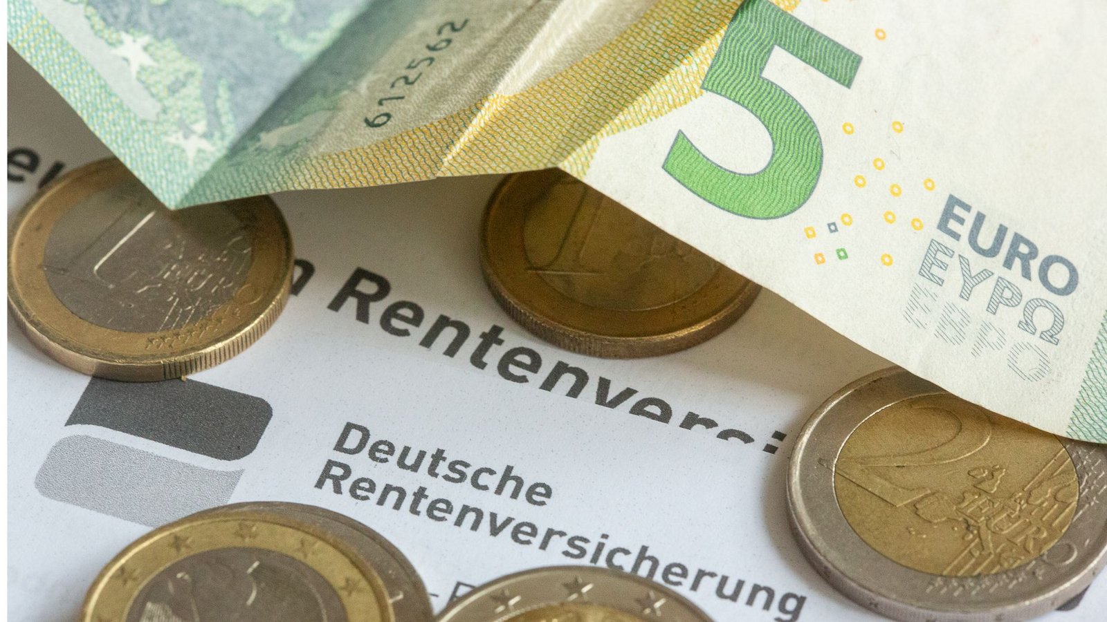 Von was im Alter leben? Die Gestaltung dieser komplexen Angelegenheit treibt die Bundesregierung und die Bürgerinnen und Bürger derzeit um.Foto: Fernando Gutierrez-Juarez/dpa Von was im Alter leben? Die Gestaltung dieser komplexen Angelegenheit treibt die Bundesregierung und die Bürgerinnen und Bürger derzeit um.Foto: Fernando Gutierrez-Juarez/dpa