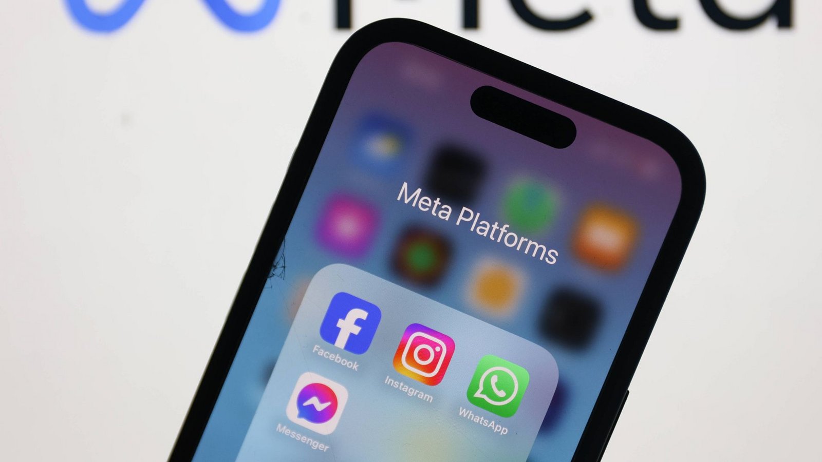 Die LFK hat nach eigenen Angaben bislang mehr als 13.000 automatisiert gefundene potenzielle Verstoß-Inhalte überprüft (Symbolbild).Foto: IMAGO/NurPhoto/IMAGO/Jakub Porzycki Die LFK hat nach eigenen Angaben bislang mehr als 13.000 automatisiert gefundene potenzielle Verstoß-Inhalte überprüft (Symbolbild).Foto: IMAGO/NurPhoto/IMAGO/Jakub Porzycki