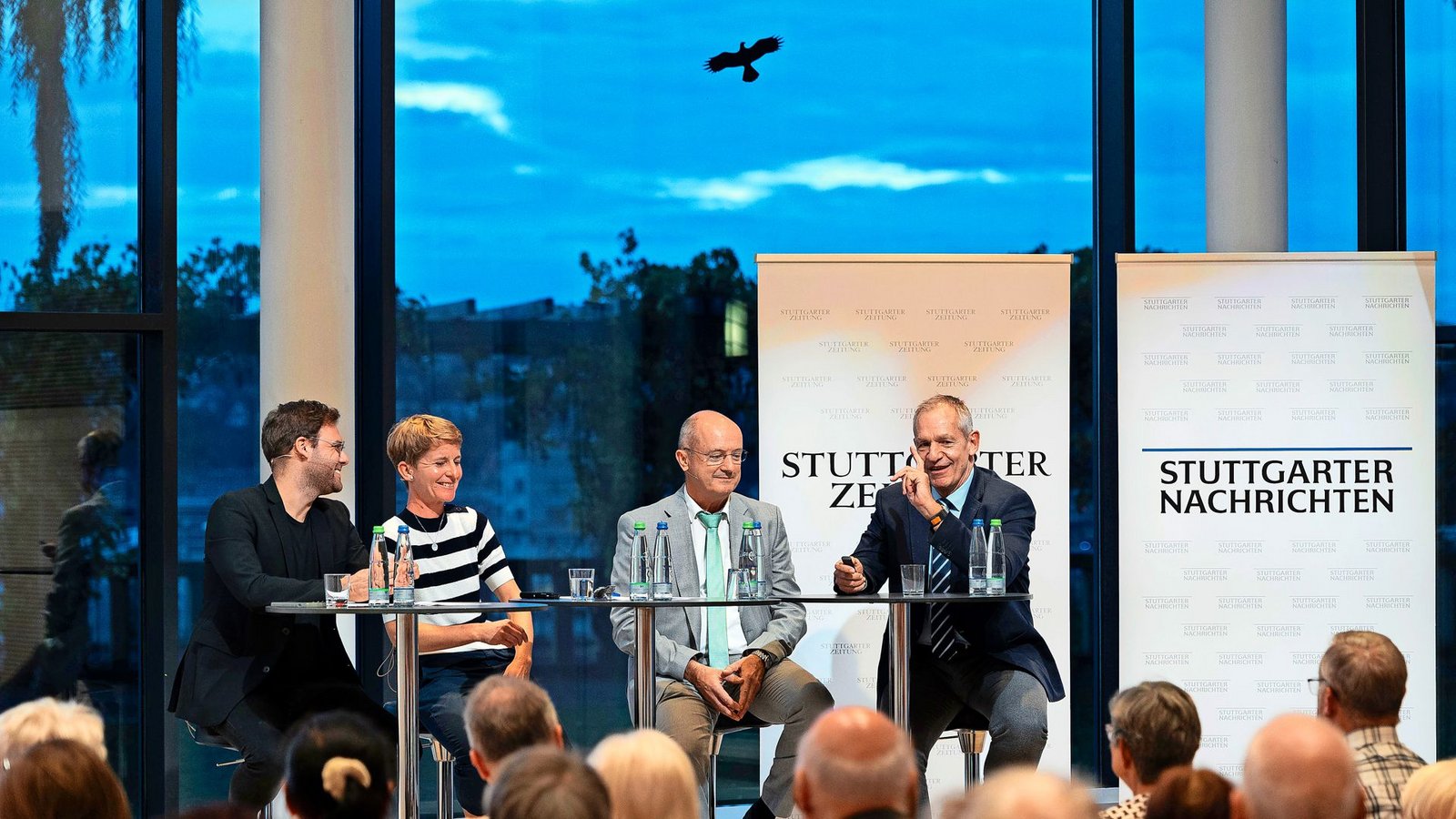 Lebhafte Diskussion: Gesundheitsexperte Florian Wahl (SPD), Moderatorin Regine Warth, Jürgen de Laporte  (Arzt und Homöopath) und RBK-Geschäftsführer Mark Dominik Alscher (von links)Foto: Lichtgut/Leif Piechowski/Leif Piechowski
