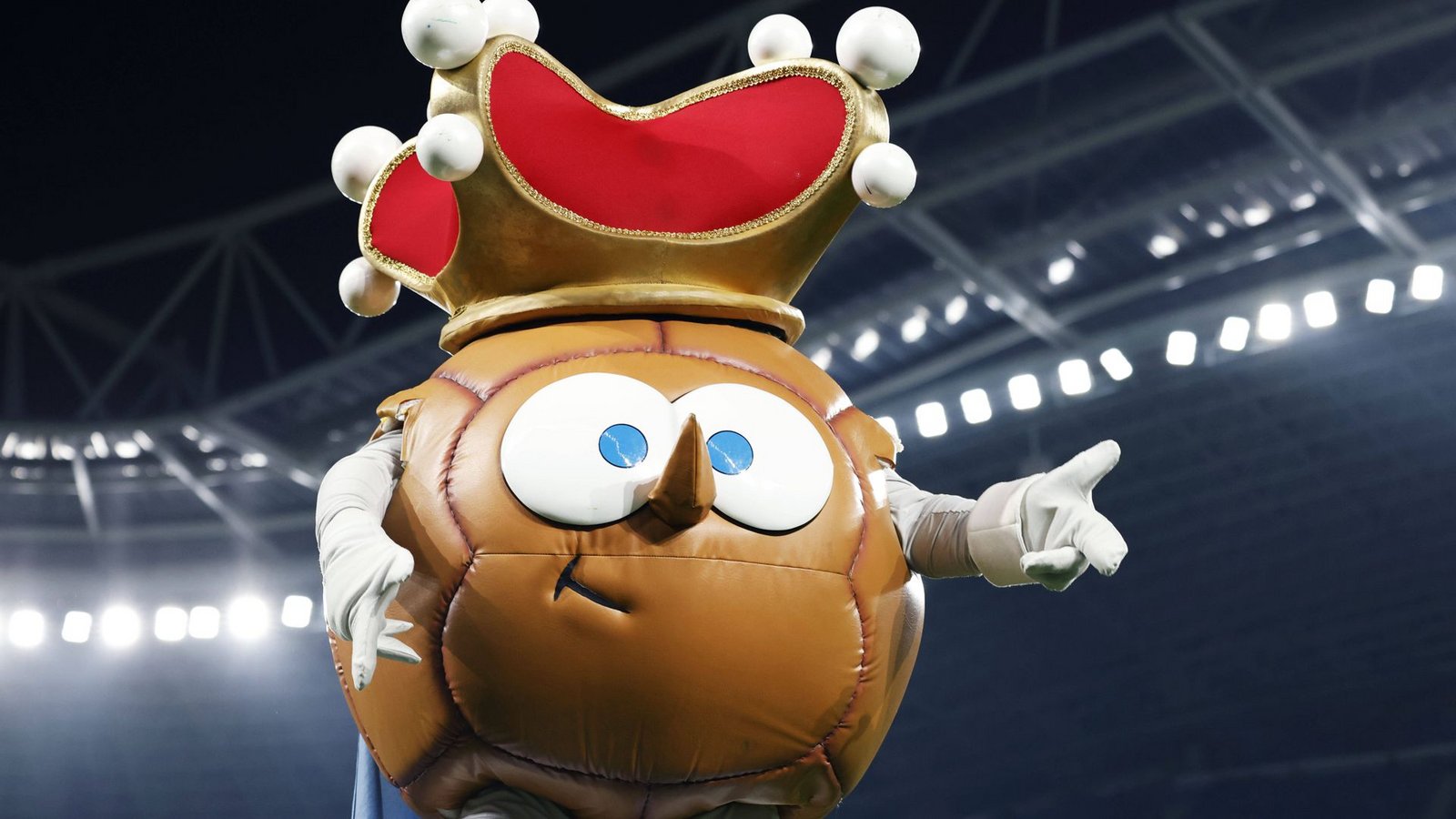 Txurdin heißt das Maskottchen von Real Sociedad San Sebastián und verkörpert das Vereinswappen des baskischen Klubs.Foto: IMAGO/AFLOSPORT Txurdin heißt das Maskottchen von Real Sociedad San Sebastián und verkörpert das Vereinswappen des baskischen Klubs.Foto: IMAGO/AFLOSPORT