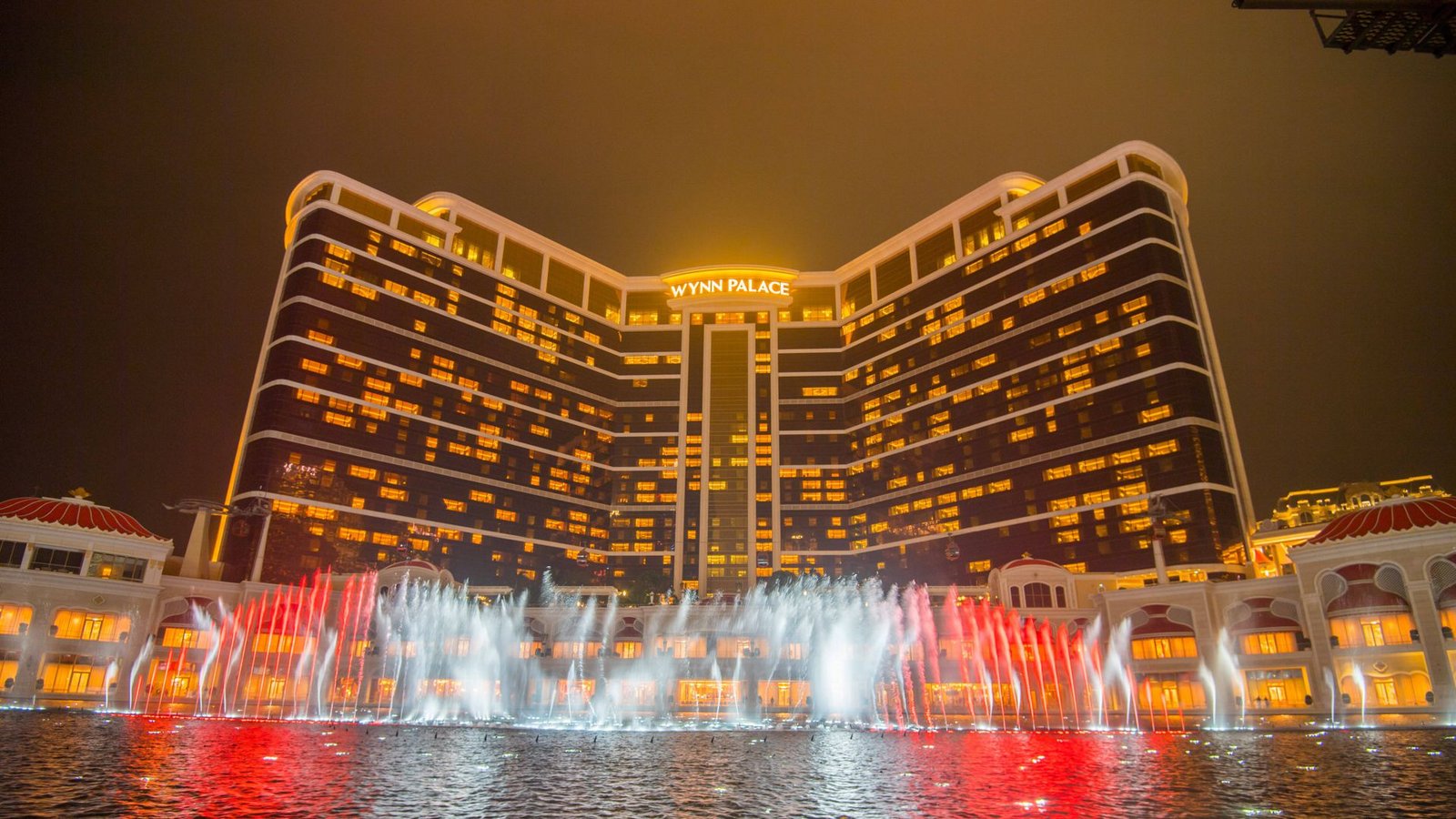 Das Wynn Palace  ist ein Hotelkomplex in Macao, Volksrepublik China und beherbergt zahlreiche Restaurants, eine Shopping Mall, Casinos und mehr als 1700 Zimmer, Suiten und sogenannten Villen. Es gehört zur Wynn-Resorts-Gruppe, dessen Gründer der US-amerikanische Milliardär Steve Wynn ist.  Baukosten: rund 3,9 Milliarden Euro und damit Rang sieben.Foto: imago images/Fotostand/Fotostand / Dostmann via www.imago-images.de