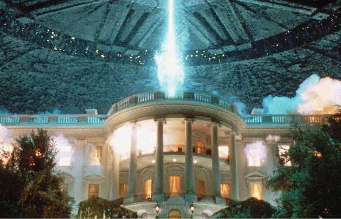 Die Schlüsselszene aus „Independence Day“ (1996): Ein Alien-Raumschiff zerstört das Weiße Haus.<span class='image-autor'>Foto: imago/Mary Evans/20th Century Fox</span>