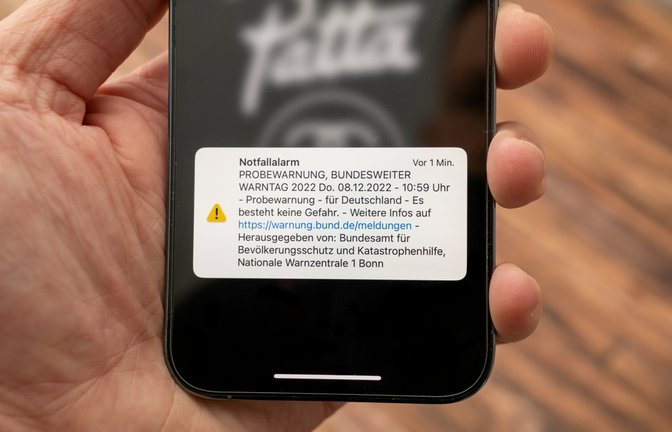 So sah die Warnmeldung aus, die heute um 11 Uhr versendet wurde.<span class='image-autor'>Foto: 1take1shot / shutterstock.com</span>