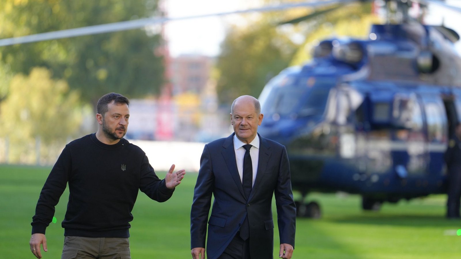 Ankunft im Kanzleramt in Berlin: Wolodymyr Selenskyj besucht Olaf Scholz.Foto: dpa/Kay Nietfeld Ankunft im Kanzleramt in Berlin: Wolodymyr Selenskyj besucht Olaf Scholz.Foto: dpa/Kay Nietfeld