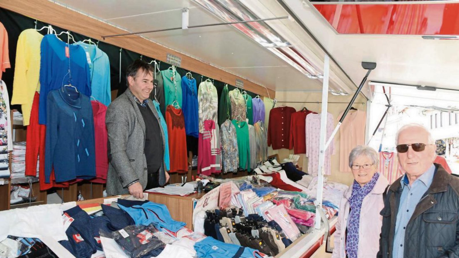 Traditionsstand beim Oberriexinger Krämermarkt. Fotos: Bögel