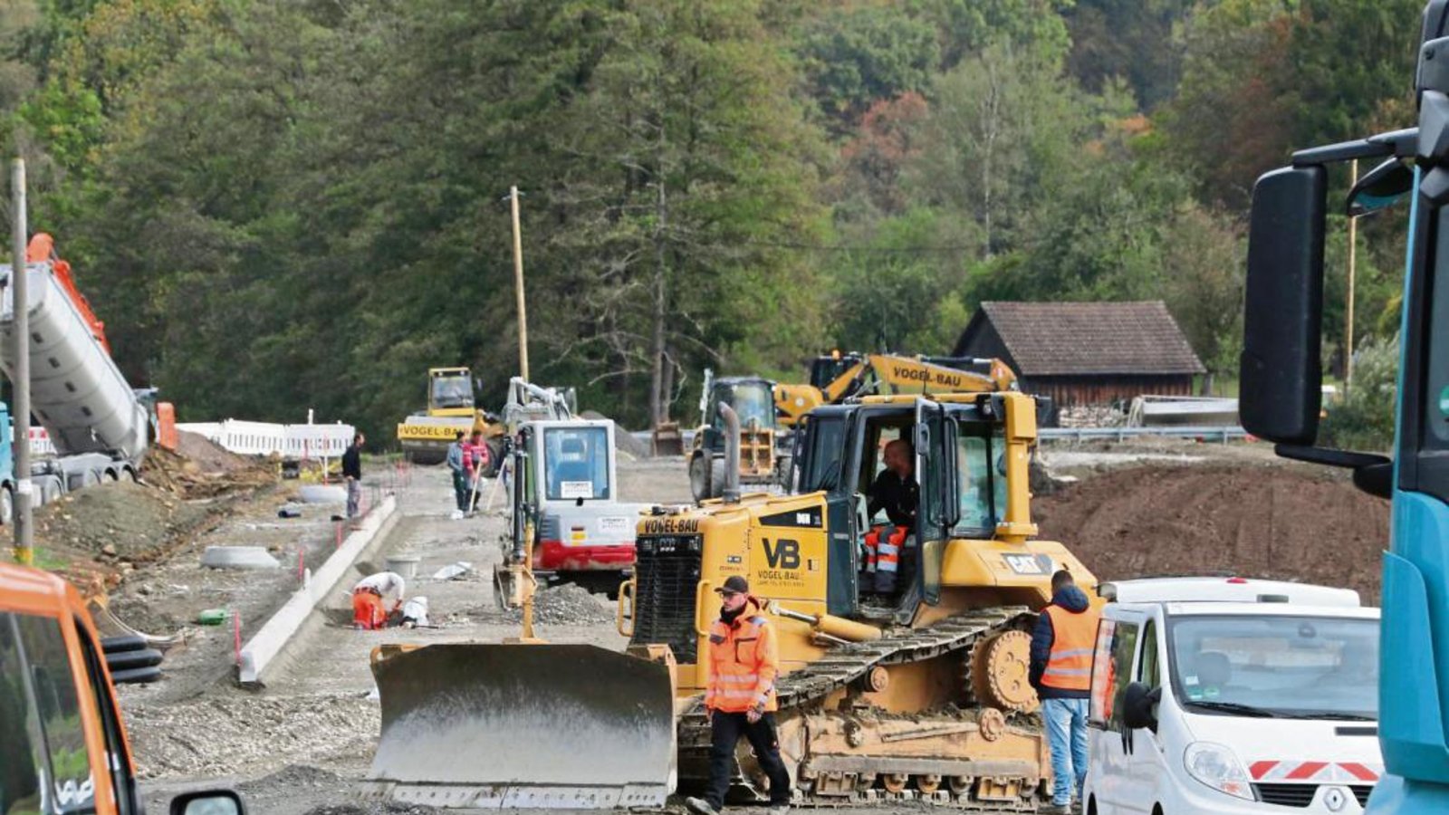Seit drei Monaten wird die Westtangente bei Illingen gebaut. Fotos: Bögel