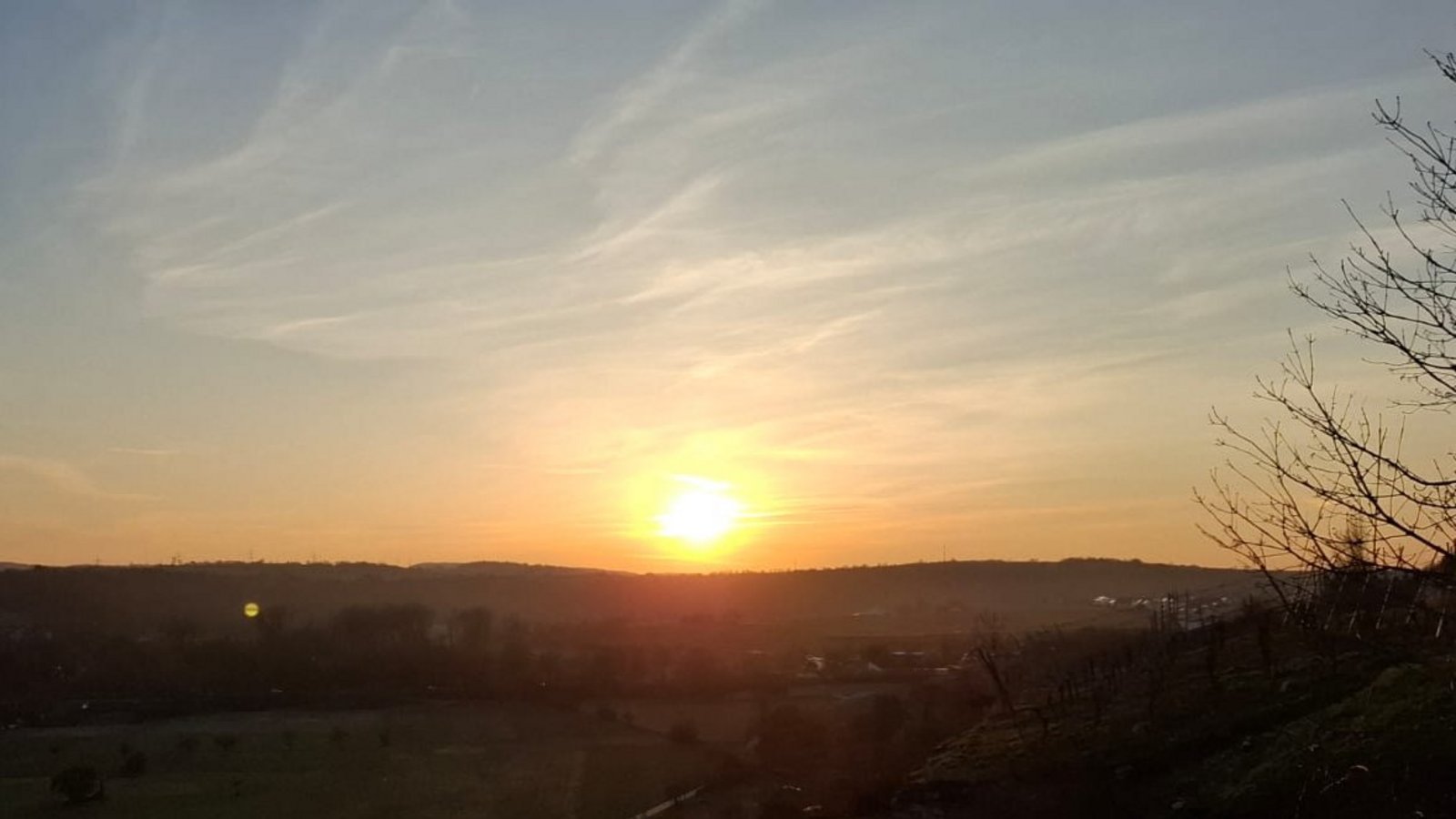 Wer das Himmelsspektakel beobachten möchte, braucht einen freien Blick Richtung Westen/Nordwesten. Foto: Rössle Wer das Himmelsspektakel beobachten möchte, braucht einen freien Blick Richtung Westen/Nordwesten. Foto: Rössle