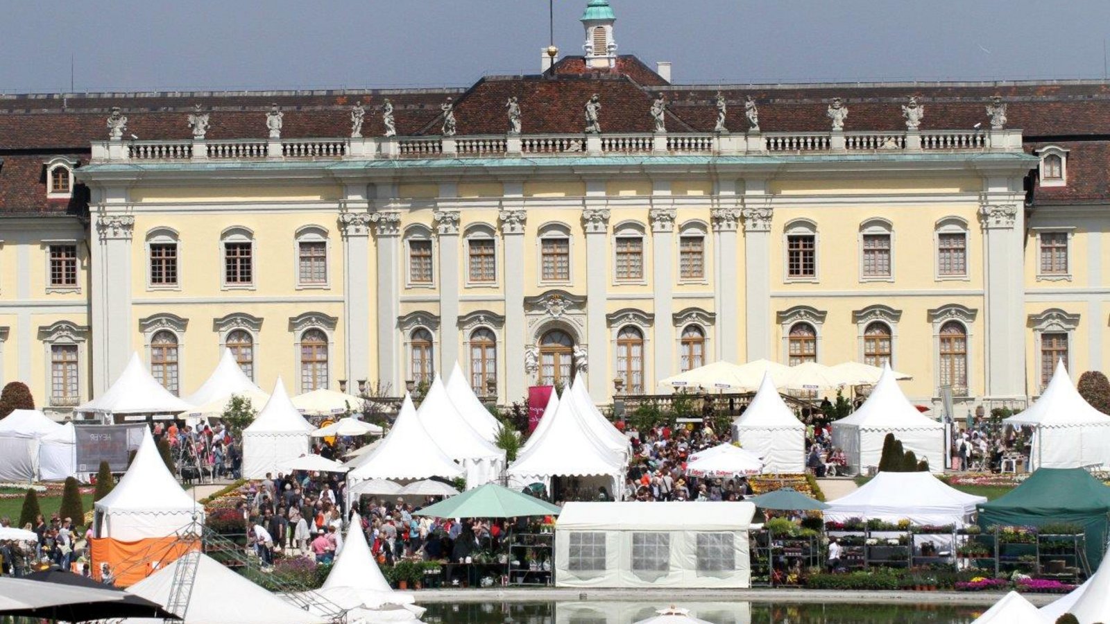 130 Aussteller bieten bis Sonntag Pflanzen und Infos zu deren Pflege an. Foto: p 130 Aussteller bieten bis Sonntag Pflanzen und Infos zu deren Pflege an. Foto: p