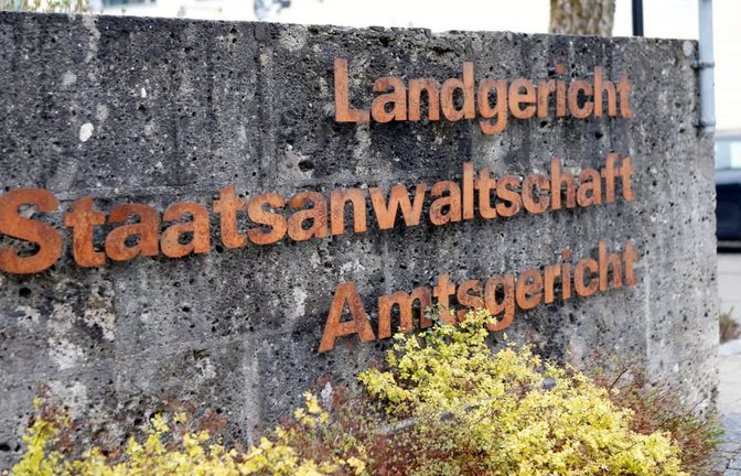 Eine 55-Jährige ist angeklagt, eine 14-Jährige vergewaltigt zu haben.<span class='image-autor'>Uwe Lein/dpa</span>