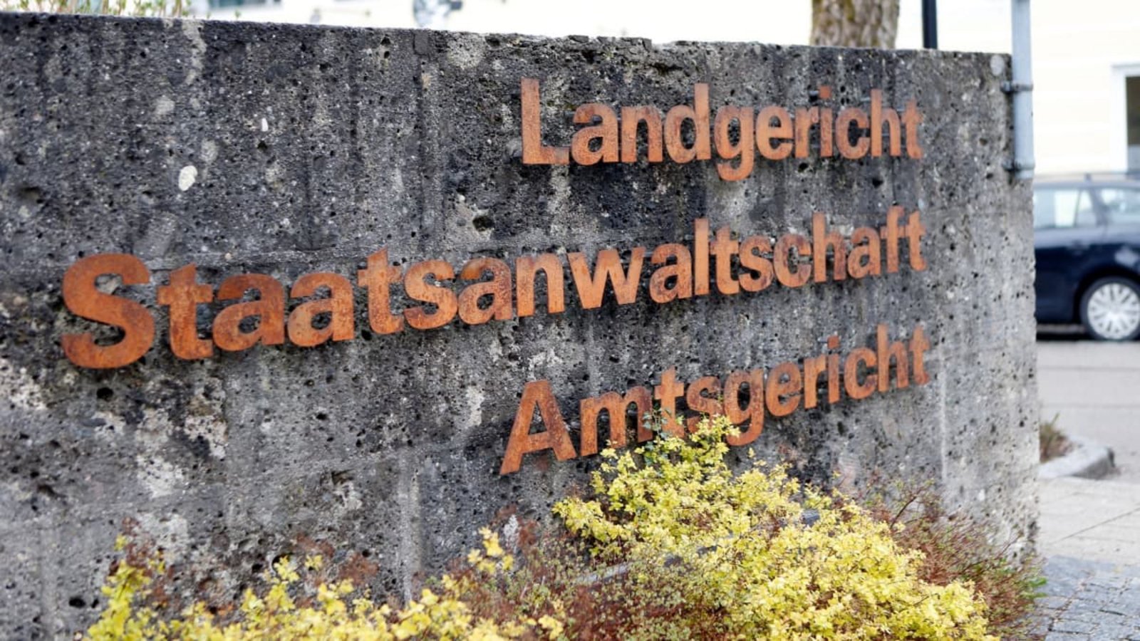 Eine 55-Jährige ist angeklagt, eine 14-Jährige vergewaltigt zu haben.Uwe Lein/dpa Eine 55-Jährige ist angeklagt, eine 14-Jährige vergewaltigt zu haben.Uwe Lein/dpa