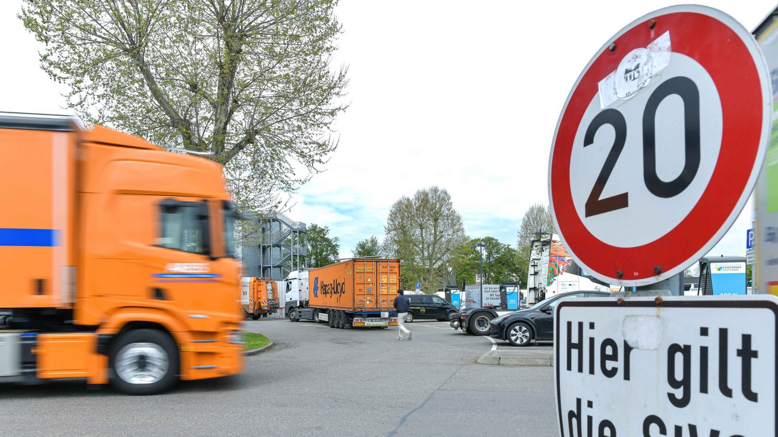 Aus mehreren LKWs haben die unbekannten Diebe Diesel gestohlen. (Symbolbild).Foto: Lichtgut/Kovalenko