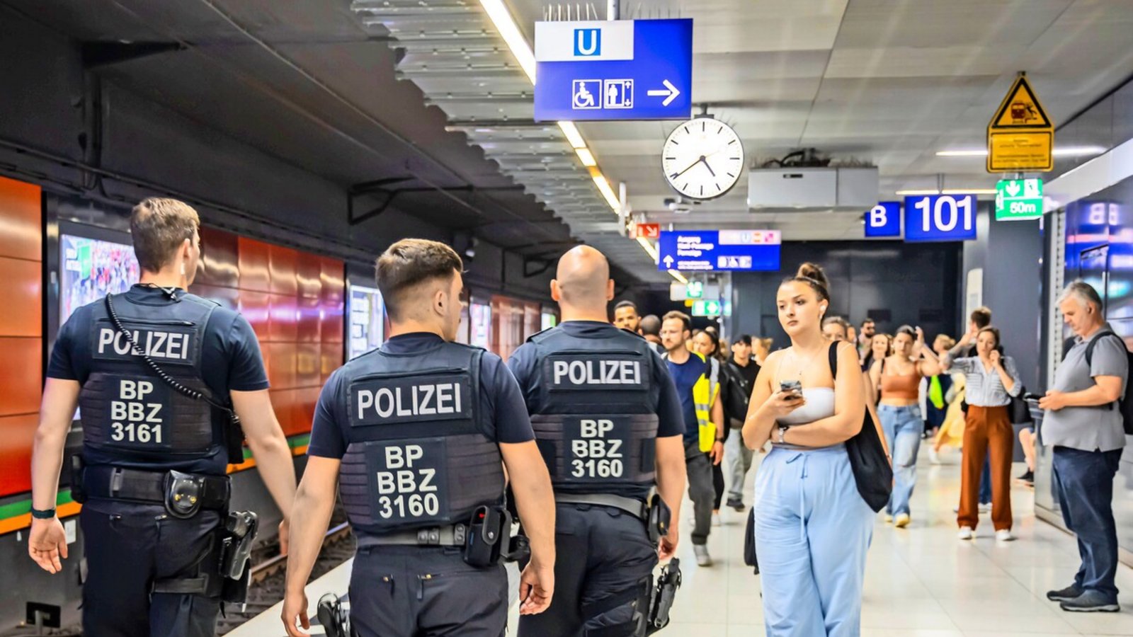 Fahrgäste der Stuttgarter S-Bahn haben die Sicherheit unterwegs weitgehend positiv bewertet.Foto: imago/Arnulf Hettrich