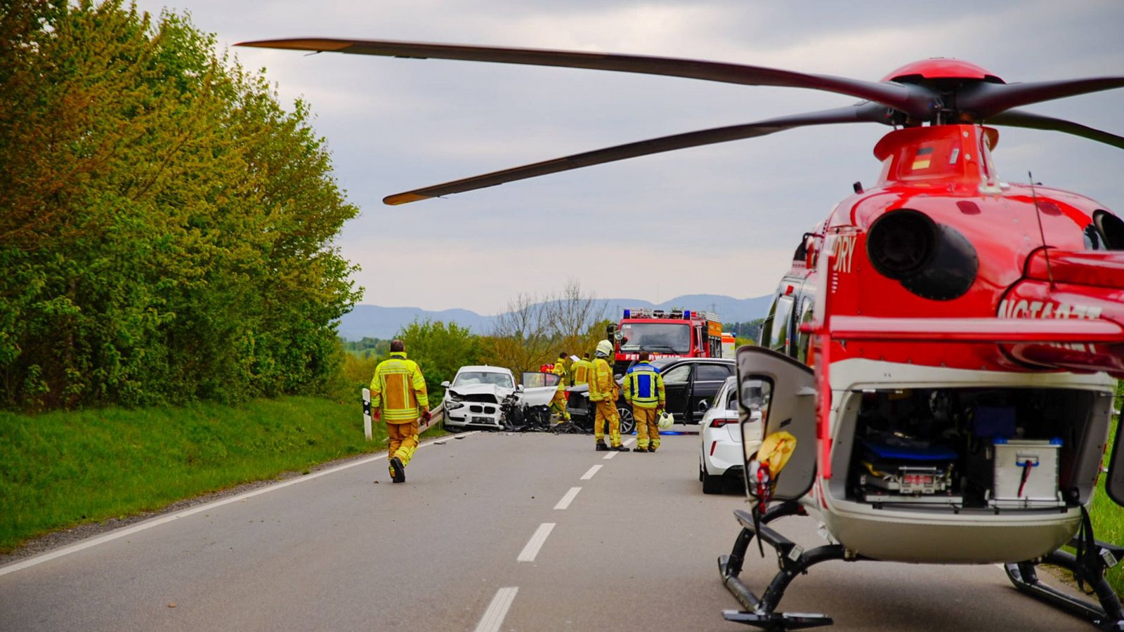 Die beiden Fahrzeuge kollidierten am Dienstagnachmittag auf der Bundesstraße.Foto: 7aktuell.de Die beiden Fahrzeuge kollidierten am Dienstagnachmittag auf der Bundesstraße.Foto: 7aktuell.de