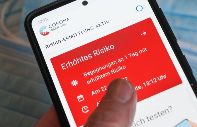 Mit der Corona-Warn-App konnte, anhand Kontaktverfolgung, das Infektionsrisiko eingeschätzt werden<span class='image-autor'>Foto: imago images/Friedrich Stark/Friedrich Stark via www.imago-images.de</span>