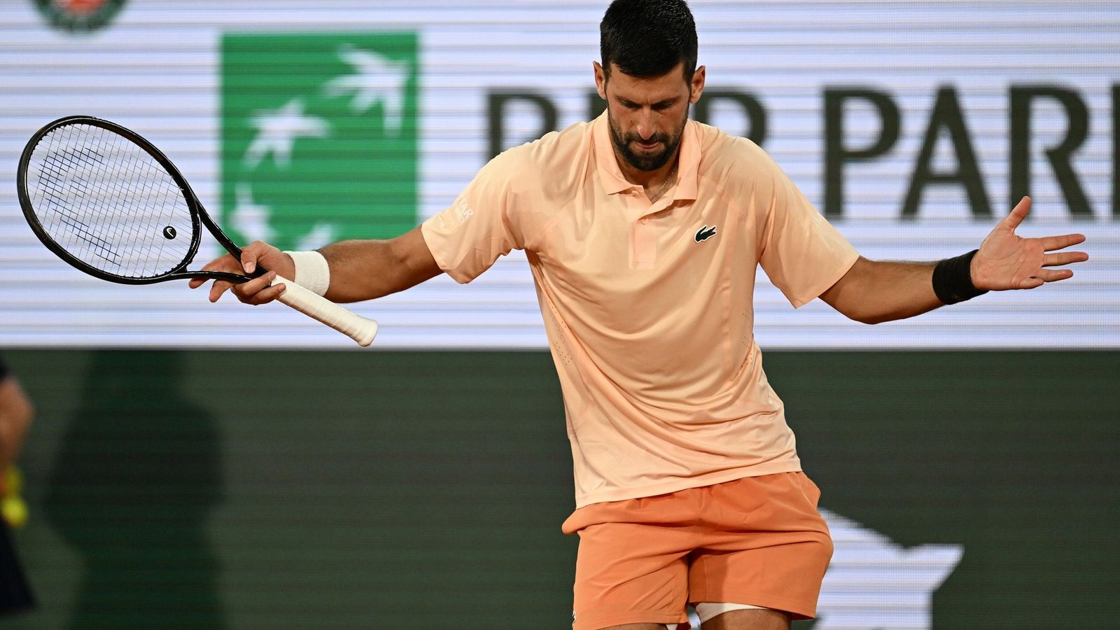 Novak Djokovic feiert nach seinem Sieg.Foto: Emma Da Silva/AP/dpa