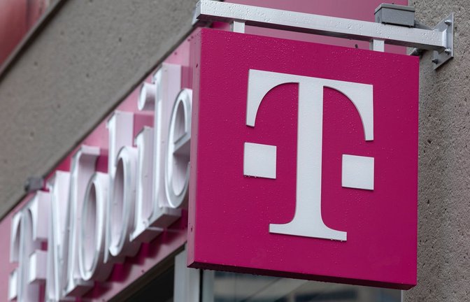 Die Deutsche Telekom bringt eigene Smartphones nach Deutschland.<span class='image-autor'>Foto: Michael Dwyer/AP/dpa</span>