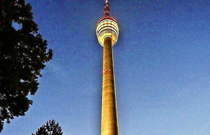 Rave mit Blick auf den Fernsehturm: Am Freitag und Samstag legen internationale und hiesige Elektro-DJs im Rahmen des Vibrancy-Openairs auf.<span class='image-autor'>Foto: Lichtgut/Leif Piechowski</span>