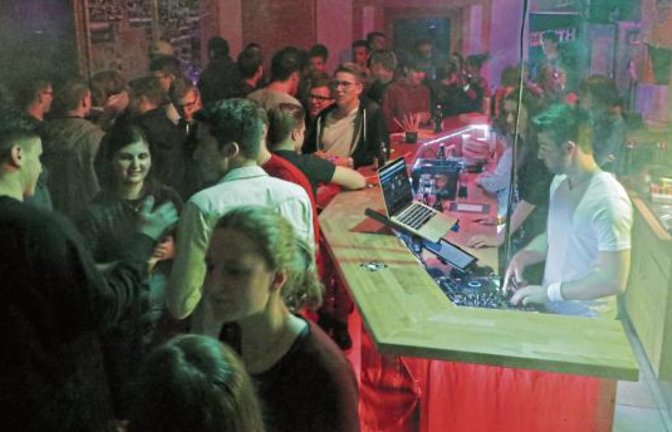 Anstelle eines Nachtreffens zur Jugendfreizeit wurde dieses Mal eine Party gefeiert. Foto: Pfisterer