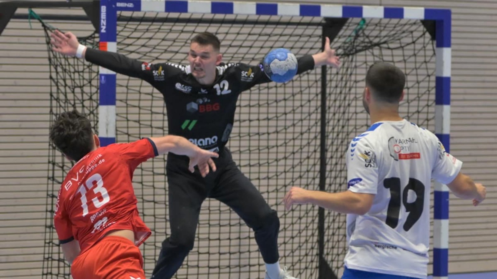 Hexer zwischen den Pfosten der BöSis: Tobias Krems vernagelte sein Gehäuse.Marco Iker