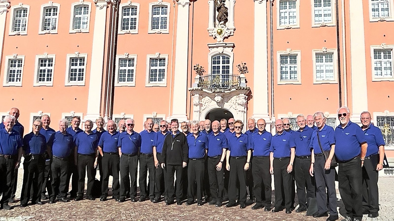 Die Sänger vor der Basilika Birnau. Foto: privat Die Sänger vor der Basilika Birnau. Foto: privat