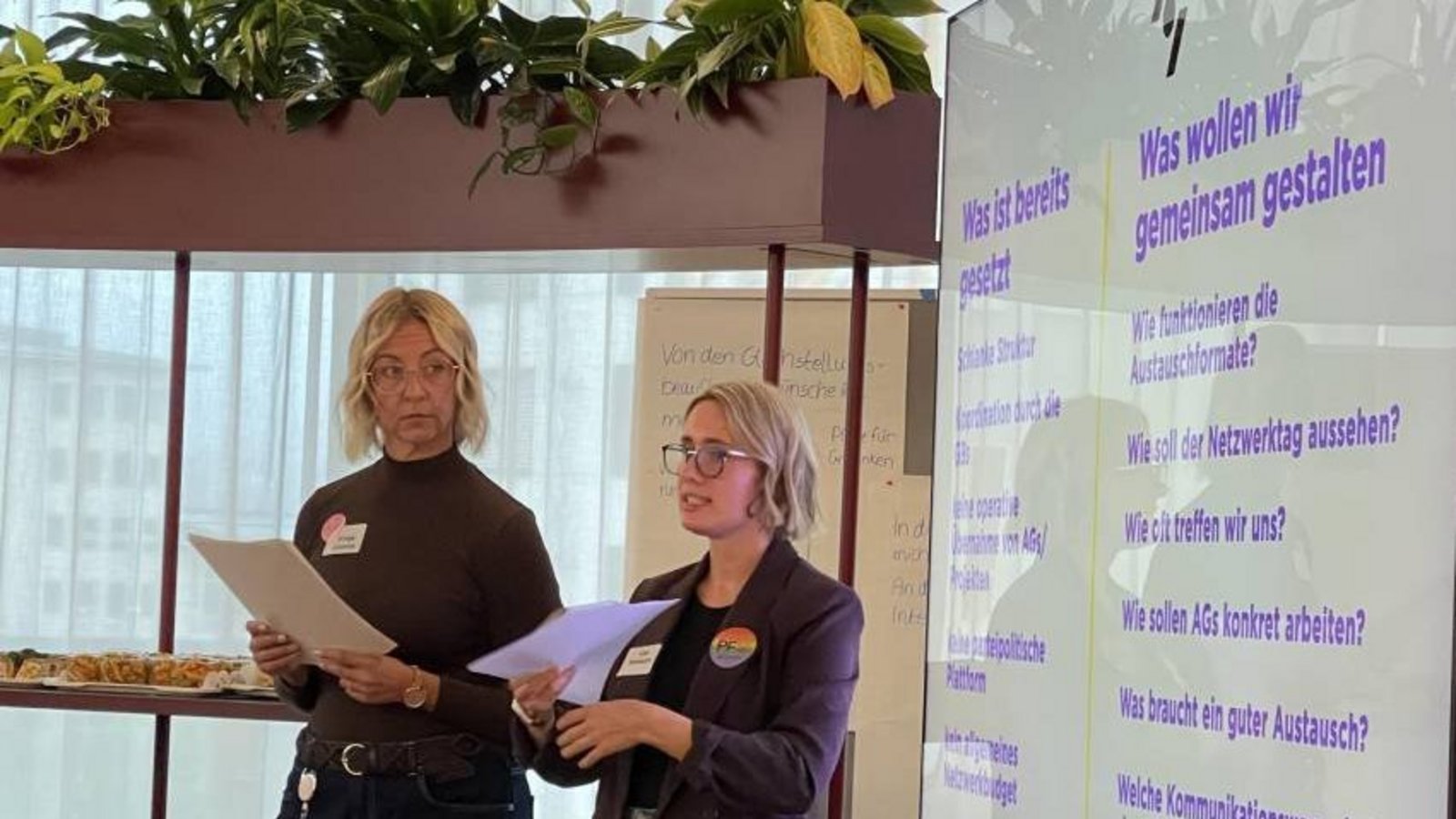 Kinga Golomb (links) und Lea Niewerth haben zum Netzwerktreffen eingeladen. Foto: LE Kinga Golomb (links) und Lea Niewerth haben zum Netzwerktreffen eingeladen. Foto: LE